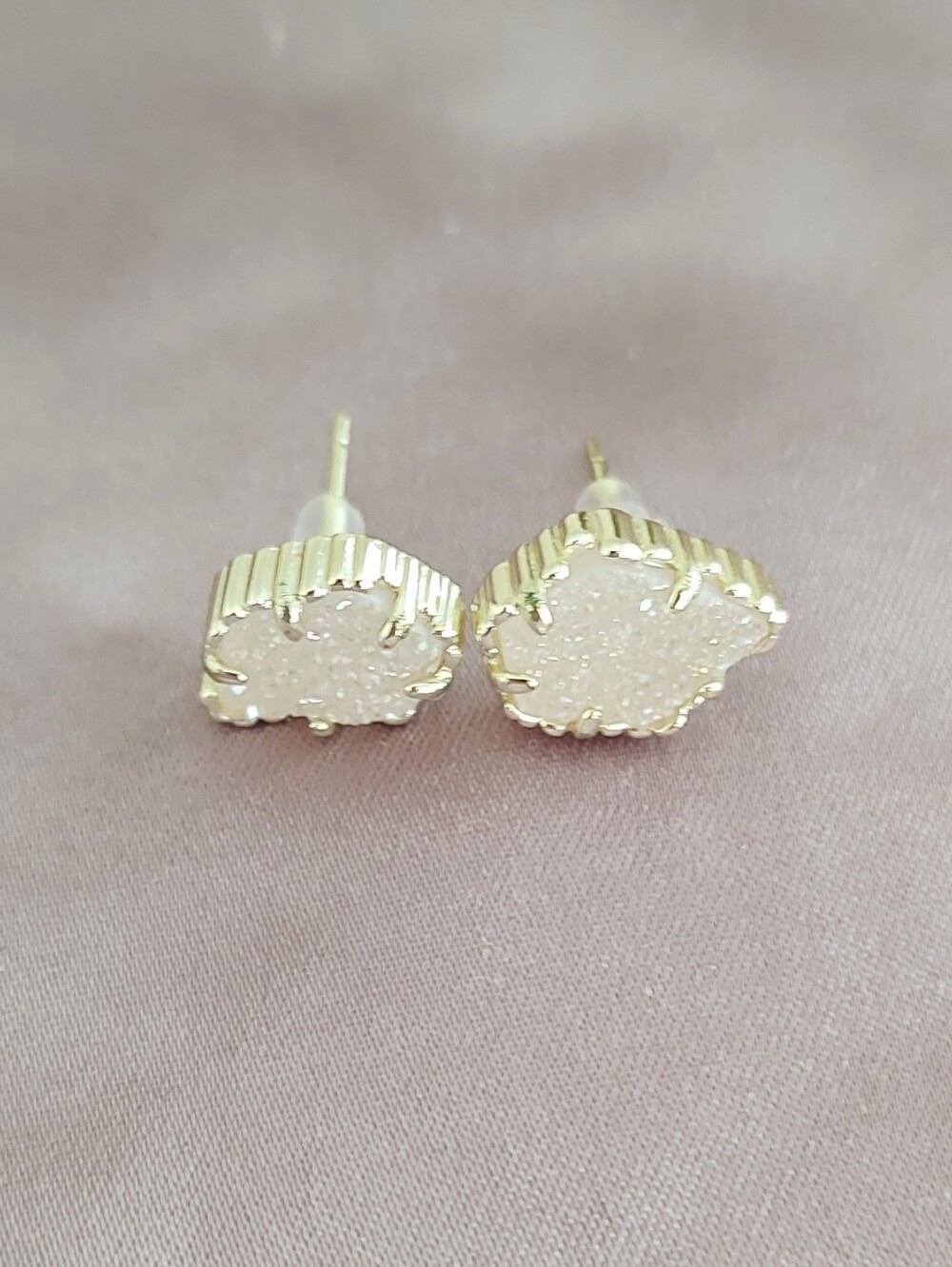 Kendra Scott Tessa Earrings - Picture 5 of 5